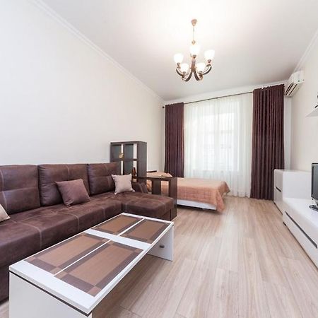 Center, Apartment On Deribasovskaya 10 Одеса Екстериор снимка